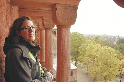 Friederike Walter führt die Wagemutigen hinauf auf den Dom.