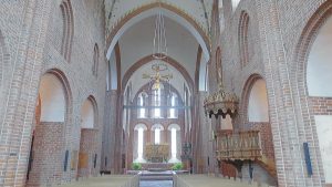 Blick in die Kirche von Løgumkloster.