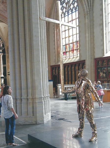 "Der Mann mit dem Kreuz" ist ein neues Kunstwerk des Antwerpeners Jan Fabre. Foto:NG